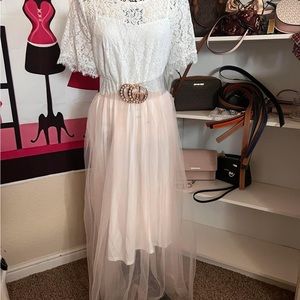 Selling this beautiful dress